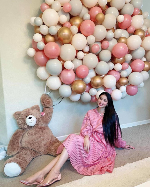 Nàng Hậu ở hiện tại vẫn xinh đẹp và rạng ngời, thêm vài phần sang chảnh