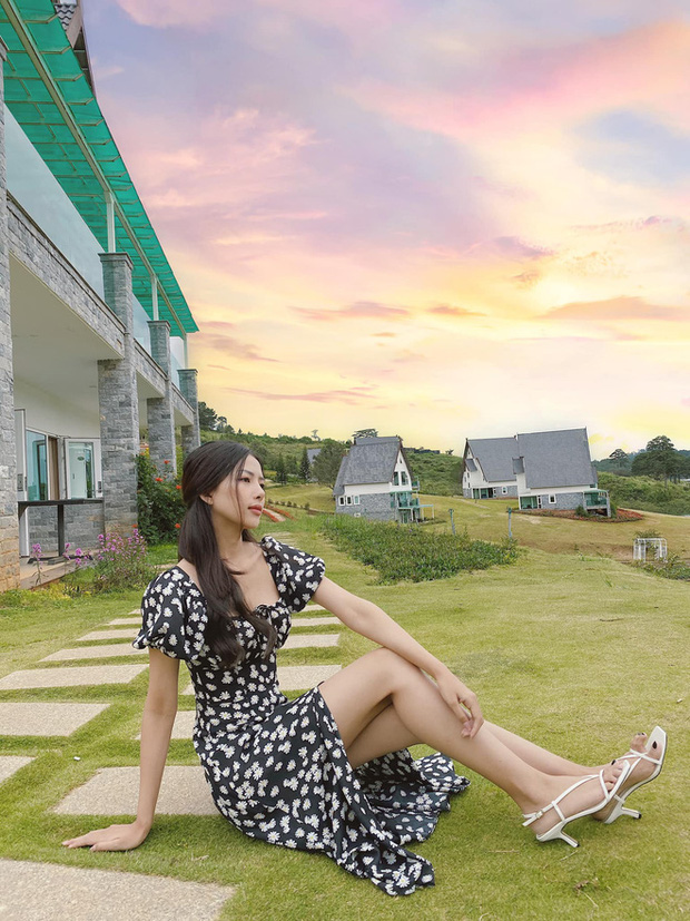 Khánh Vy thường xuyên đi nghỉ mát, du lịch khắp nơi cùng bạn trai