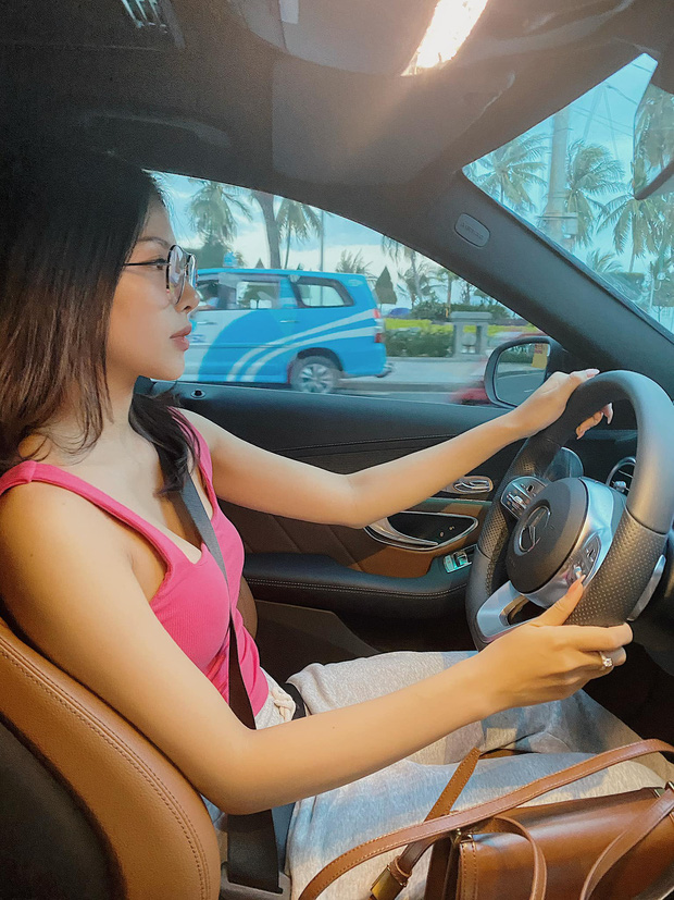 Chiếc xe này chính là món quà sinh nhật mà nam ca sĩ dành tặng người yêu