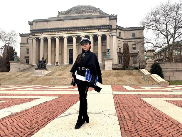 Ở độ tuổi U40, mẹ 2 con vẫn ăn diện trẻ trung, sành điệu. Cô ngao du khắp nơi, kể cả những địa điểm ở châu Âu, châu Mỹ