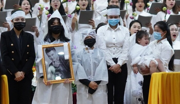 Mặc dù đã tan vỡ với cố NS Vân Quang Long nhưng Ái Vân vẫn làm tròn nghĩa vụ với gia đình chồng cũ