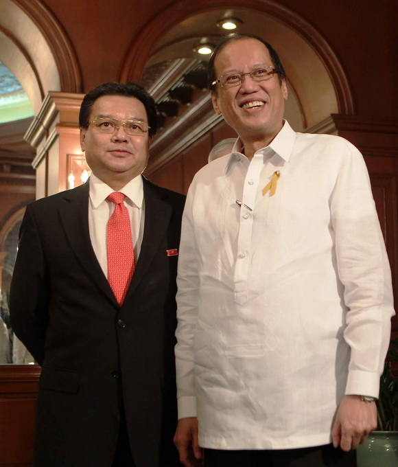 Bố của Nathan Lee đang là Đại sứ Philippines.