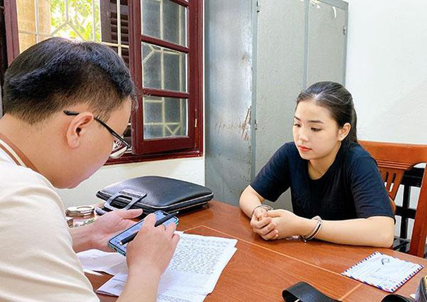 Trần Thị Diệu Huyền tại cơ quan công an