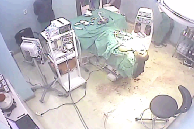 Ảnh cắt từ camera ghi lại trong phòng mổ Kwon Dae-hee