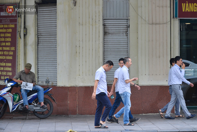 Trước đó, ngày 23/4, Thủ tướng Chính phủ ra công điện số 541/CĐ-TTg ngày 23/4/2021 về tăng cường thực hiện phòng, chống dịch bệnh Covid-19. Trong công điện, Thủ tướng yêu cầu các bộ ngành, địa phương tiếp tục tăng cường cảnh giác, thực hiện quyết liệt, đồng bộ, hiệu quả các biện pháp phòng, chống dịch đã đề ra với phương châm 