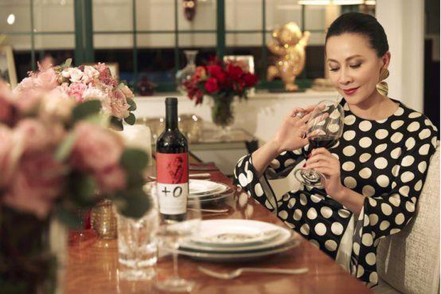 Có trong tay gia sản khổng lồ, Lưu Gia Linh sống cuộc sống theo ý mình thích