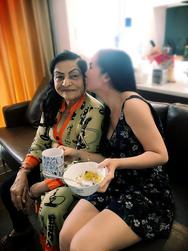 Hiện tại, gia đình chồng của nữ ca sĩ vẫn đang ổn, mẹ chồng rất mong được về Việt Nam gặp con dâu và cháu nội sắp chào đời