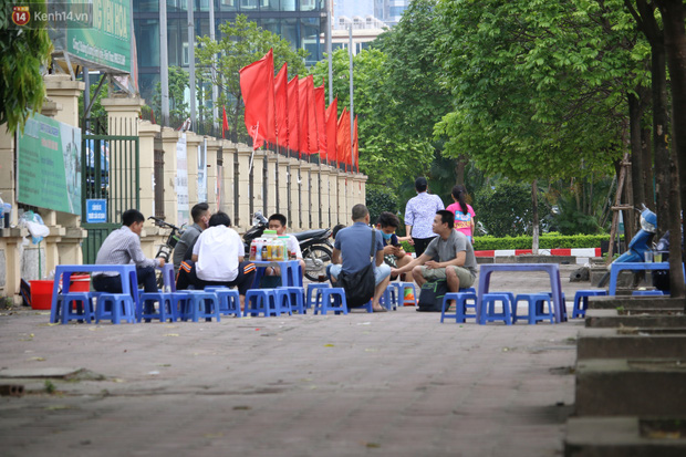 Tuy nhiên, theo ghi nhận của chúng tôi sau 17h, vẫn còn một số hộ 