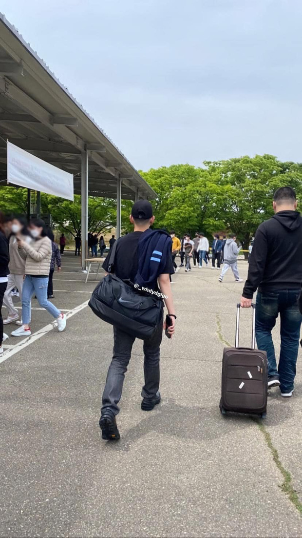 Người hâm mộ bắt đầu đếm ngược từng ngày chờ idol trở về