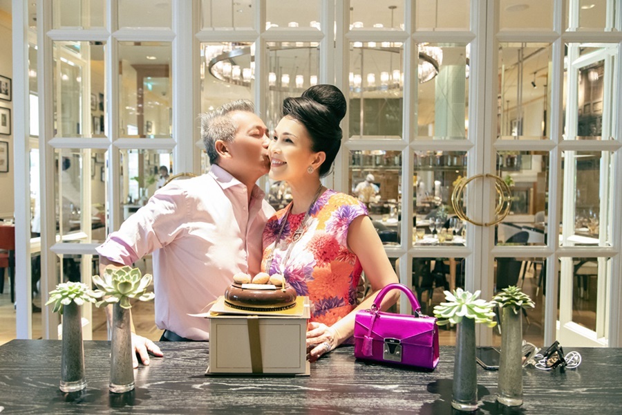 Diễm My 6X ngọt ngào trong ngày sinh nhật ông xã.