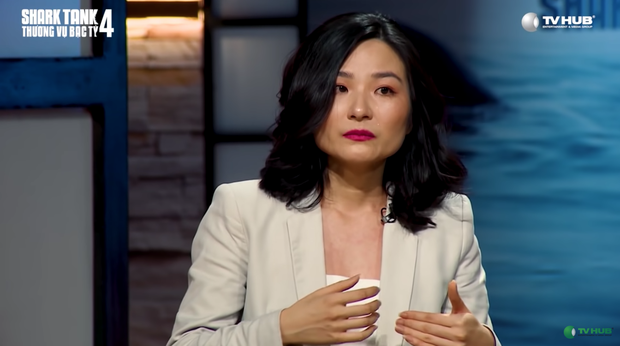 Nữ CEO đã không cầm được nước mắt vì thương đồng đội của mình