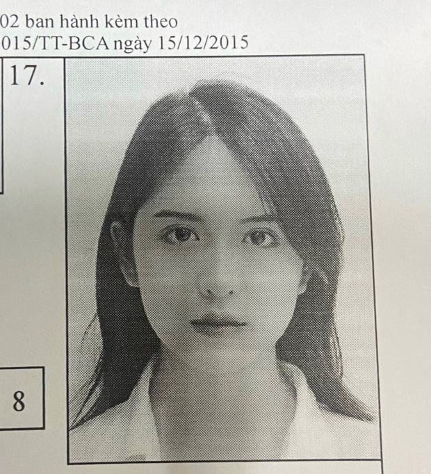 Kể cả khi chuyển thành ảnh đen trắng thì cô nàng vẫn cực xinh