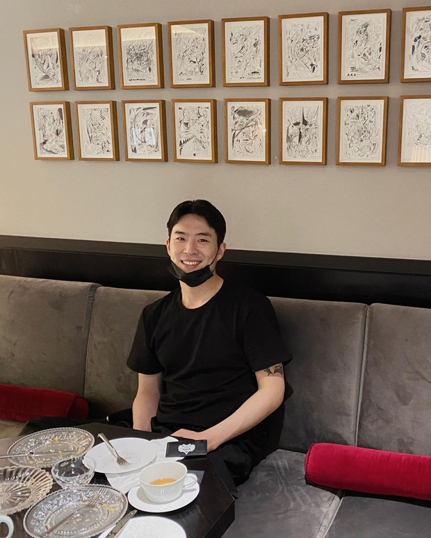 Han Ye Seul giới thiệu bạn trai trên trang cá nhân.