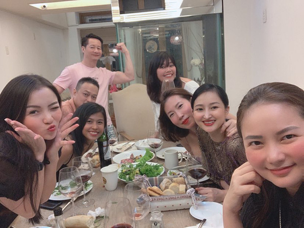 Thuỷ Top thường xuyên góp mặt trong những buổi tiệc thân mật ở nhà Phan Như Thảo và Đức An