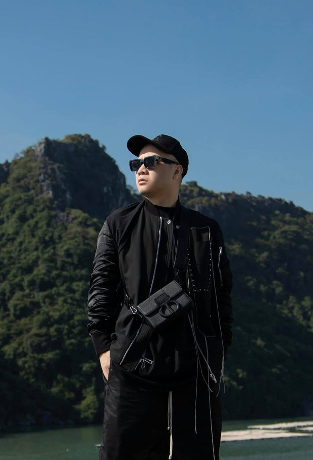 Anh được nhiều người yêu mến vì có tấm lòng vàng khi nhận nuôi 8 bé có hoàn cảnh khó khăn và yêu thương như con ruột