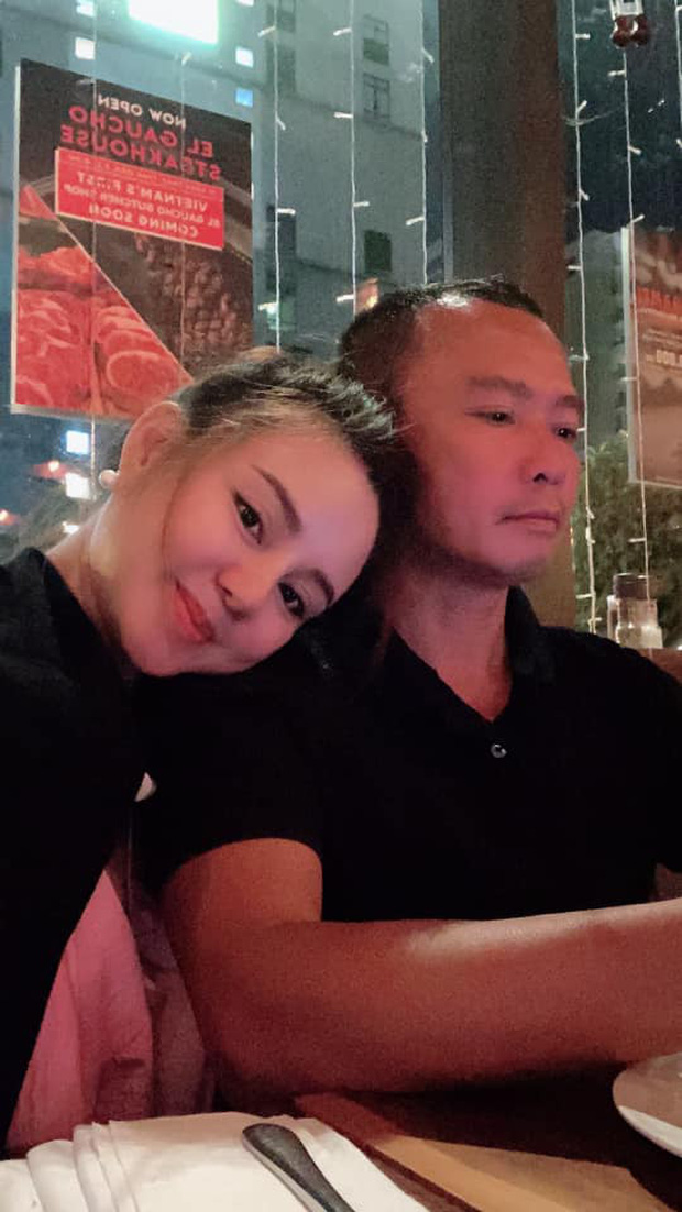 Bỏ mặc những tin đồn, Vy Oanh đều đều phát 