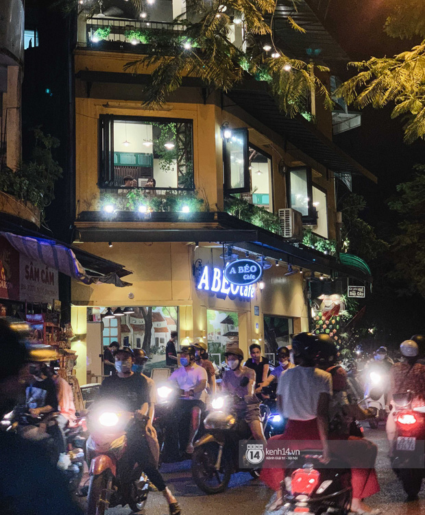 Đoạn đường nhỏ tắc nghẽn trước cơn giông