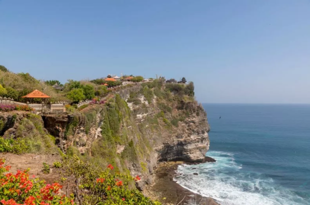 Một khu nghỉ dưỡng có vách đá ở Bali