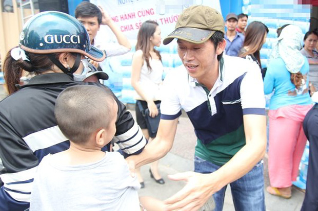 Phi Thanh Vân cho rằng NS Hoài Linh rất bận, tới nỗi thời gian ăn ngủ còn không có