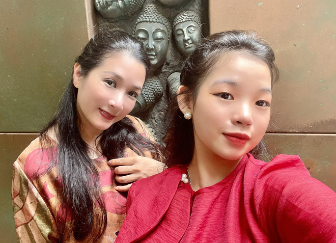 Được biết, Thái Phương đang theo học đàn bầu tại Học viện Âm nhạc Việt Nam.