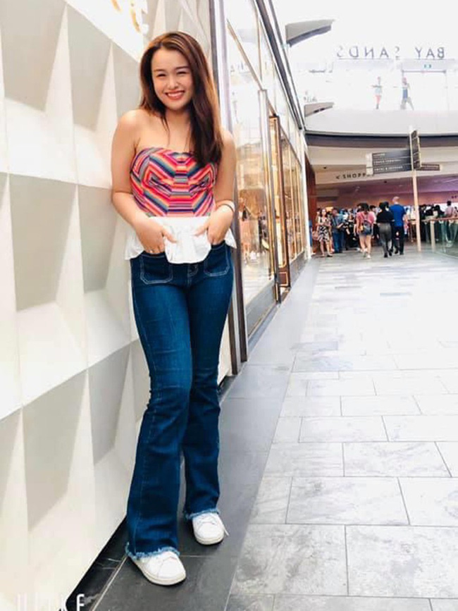 Khánh Trinh cho biết, việc có bố là nghệ sĩ khiến cô gặp không ít áp lực.