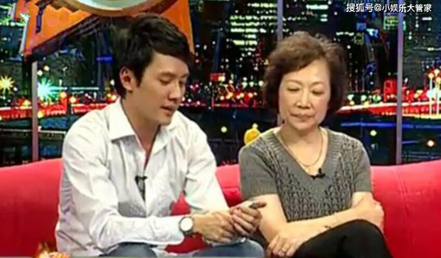 Mối quan hệ giữa mẹ Phùng Thiệu Phong và Triệu Lệ Dĩnh được cho là có quá nhiều bất hoà