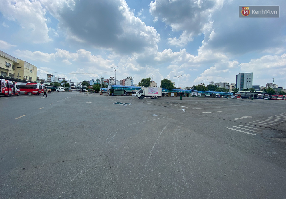 Vắng khách, một số tuyến không bị yêu cầu tạm ngưng cũng đã tự động dừng để phòng dịch