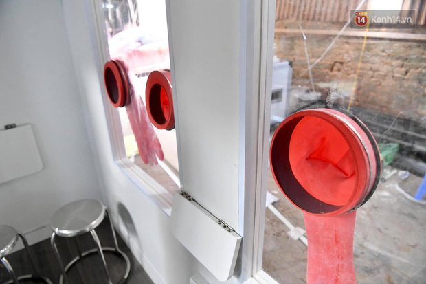 Sau 100 giờ liên tục, gần như không ngủ buồng xét nghiệm đã được hoàn thiện và đưa vào thử nghiệm.