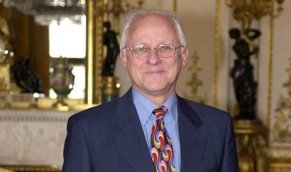 Ông Dickie Arbiter.