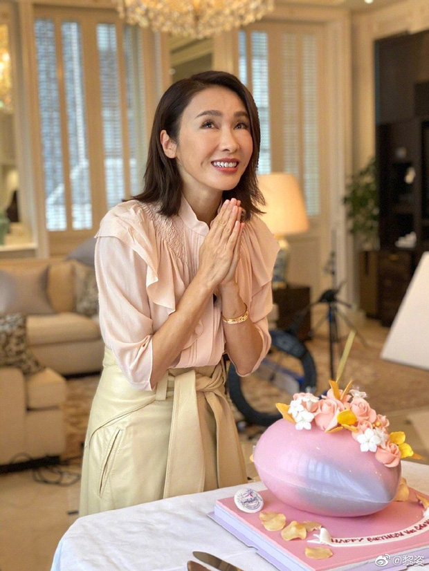 Cuộc sống giàu sang, hạnh phúc của Lê Tư trong căn siêu biệt thự triệu đô