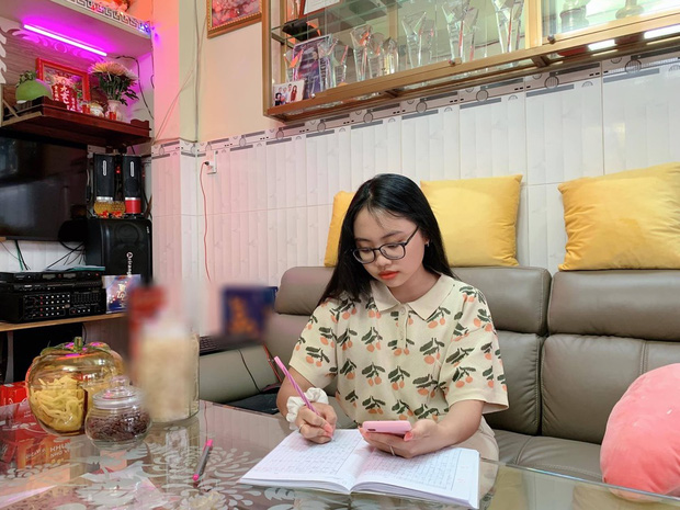 12 tuổi, Phương Mỹ Chi đã mua được nhà tặng cho bố mẹ
