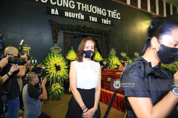 Nhiều người không giấu nổi sự đau lòng và xúc động