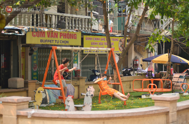 Người dân cũng mong muốn dịch bệnh nhanh chóng được khống chế, để sinh hoạt hàng ngày được khôi phục trở lại