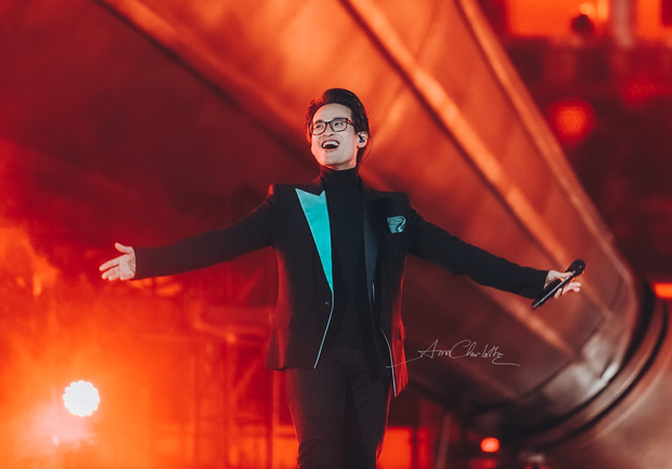 Hà Anh Tuấn thường xuyên có những hoạt động từ thiện trong suốt mùa dịch Covid-19