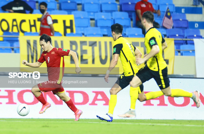 Tình huống Văn Toàn bứt tốc và gây đội biến ngay khi vừa vào sân