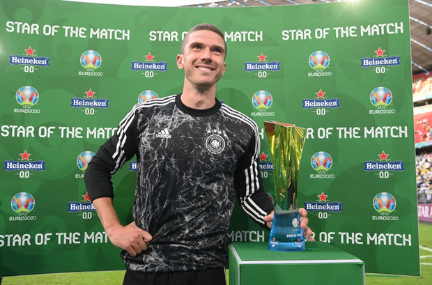 Màn thể hiện cực kỳ thuyết phục giúp Gosens nhận danh hiệu Cầu thủ xuất sắc nhất trận (Ảnh: Getty)