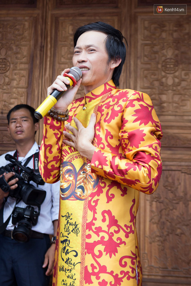 Trong ngày giỗ Tổ nghề năm 2016, NS Hoài Linh đã tổ chức lễ khánh thành và có chia sẻ xúc động khi đền thờ 100 tỷ đồng được chính thức đưa vào hoạt động