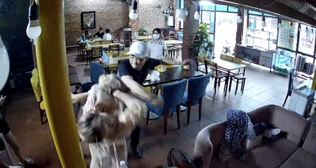 Trước đó, Hoàng Yến từng bị chồng cũ đánh ngay giữa quán ăn