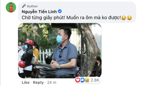 Nam tiền đạo xót xa khi nhìn ảnh bố chờ mình bên ngoài