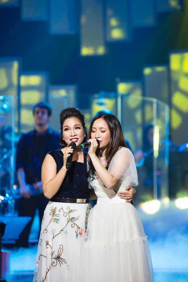 Mỹ Anh được nhận xét là có chất giọng nội lực không thua kém gì mẹ