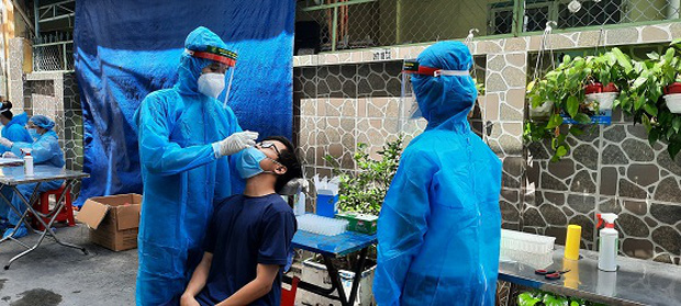 Xét nghiệm COVID-19 ở TP.HCM