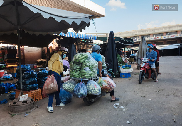 Người buôn bán nhỏ lẻ tranh thủ mua số lượng lớn về bán trong 7 ngày tới