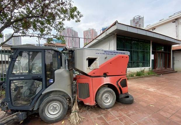 Theo ghi nhận của Tuổi trẻ vào ngày 13/6/2021, mặc dù là ngày làm việc nhưng trụ sở Công ty CP Tập đoàn Nam Hà Nội 