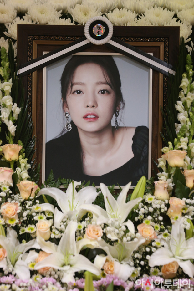 Goo Hara ra đi khi chỉ mới 28 tuổi