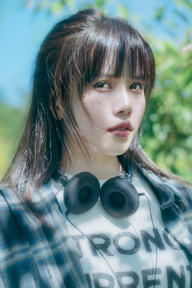 Thỉnh thoảng, Thiều Bảo Trâm lại tung 