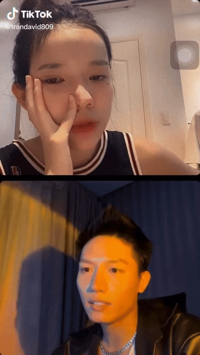 Nửa đêm, Anh Tú đòi sang nhà đưa bông tẩy trang cho Lyly