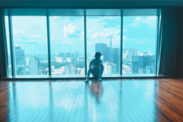 Nathan Lee gây sốc vì check in tại 1 căn hộ mới trong toà nhà Vincom trên đường Đồng Khởi, TP.HCM