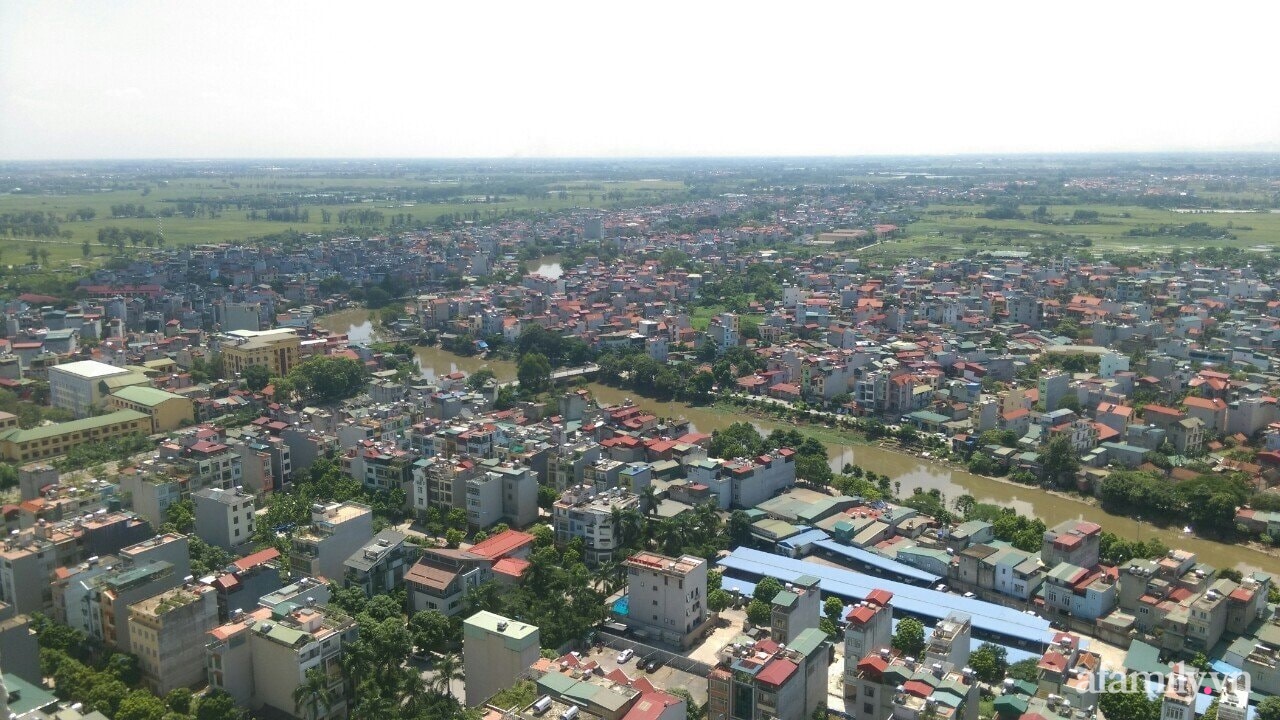 Tầm nhìn từ căn hộ của vợ chồng Hương Giang.