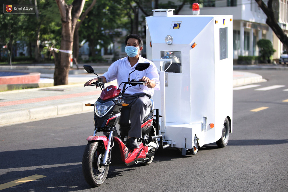 Thiết bị có thể di chuyển dễ dàng bằng xe máy điện...