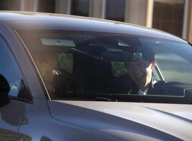 Biểu cảm cực lố nhưng rất dễ thương của cặp đôi khiến người xem cũng phải bật cười